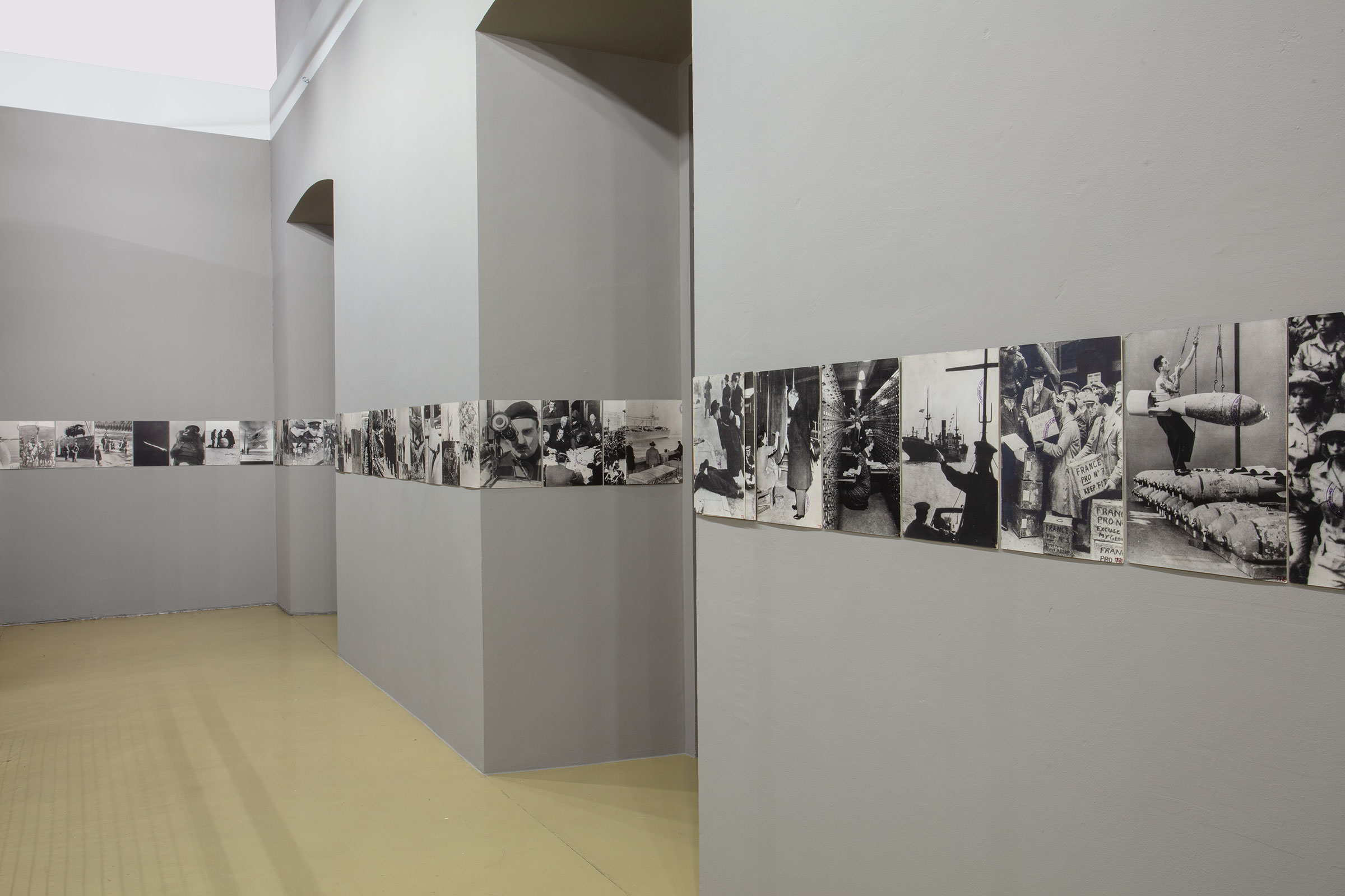 u0022Artisti in guerra / Artists at waru0022, installation view